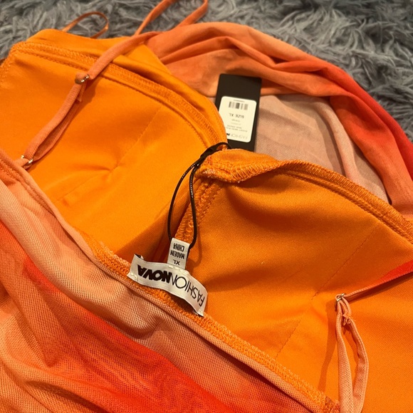 Women’s dress - Picture 4 of 4